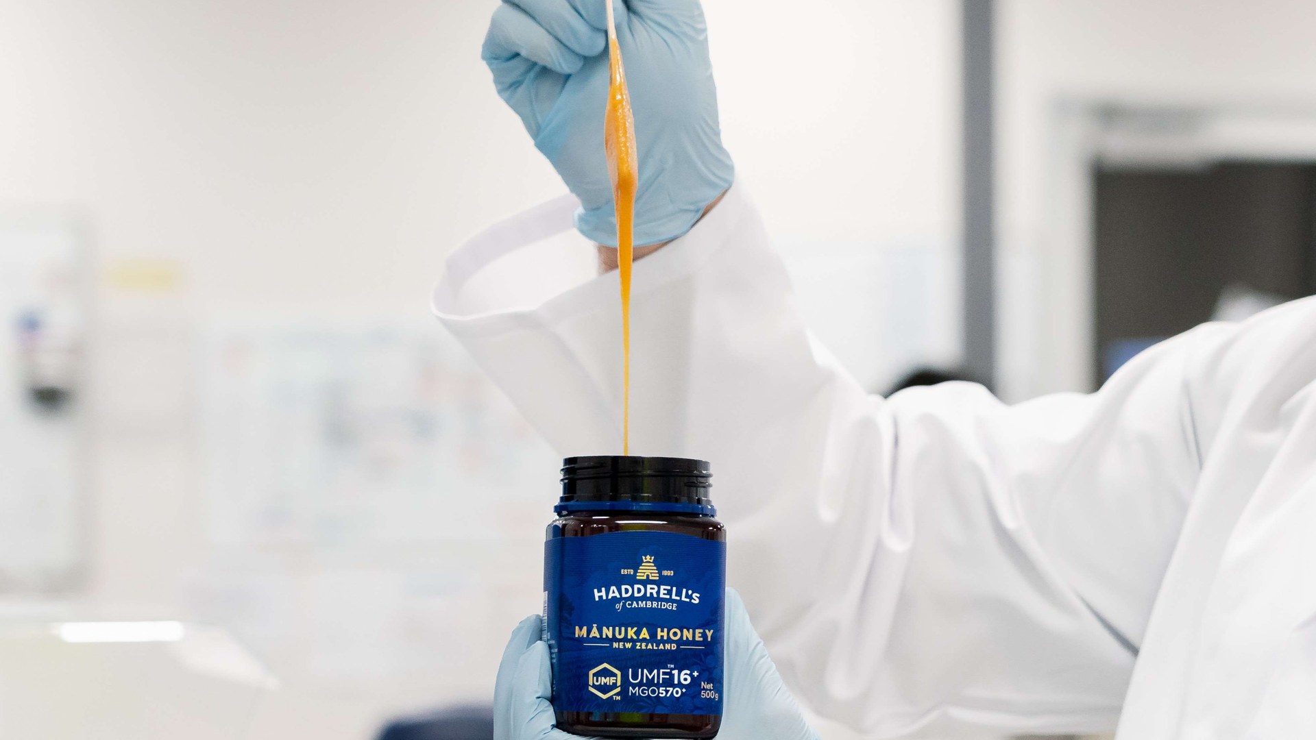 What "certified Manuka honey" actually certifies — and how to check a jar yourself