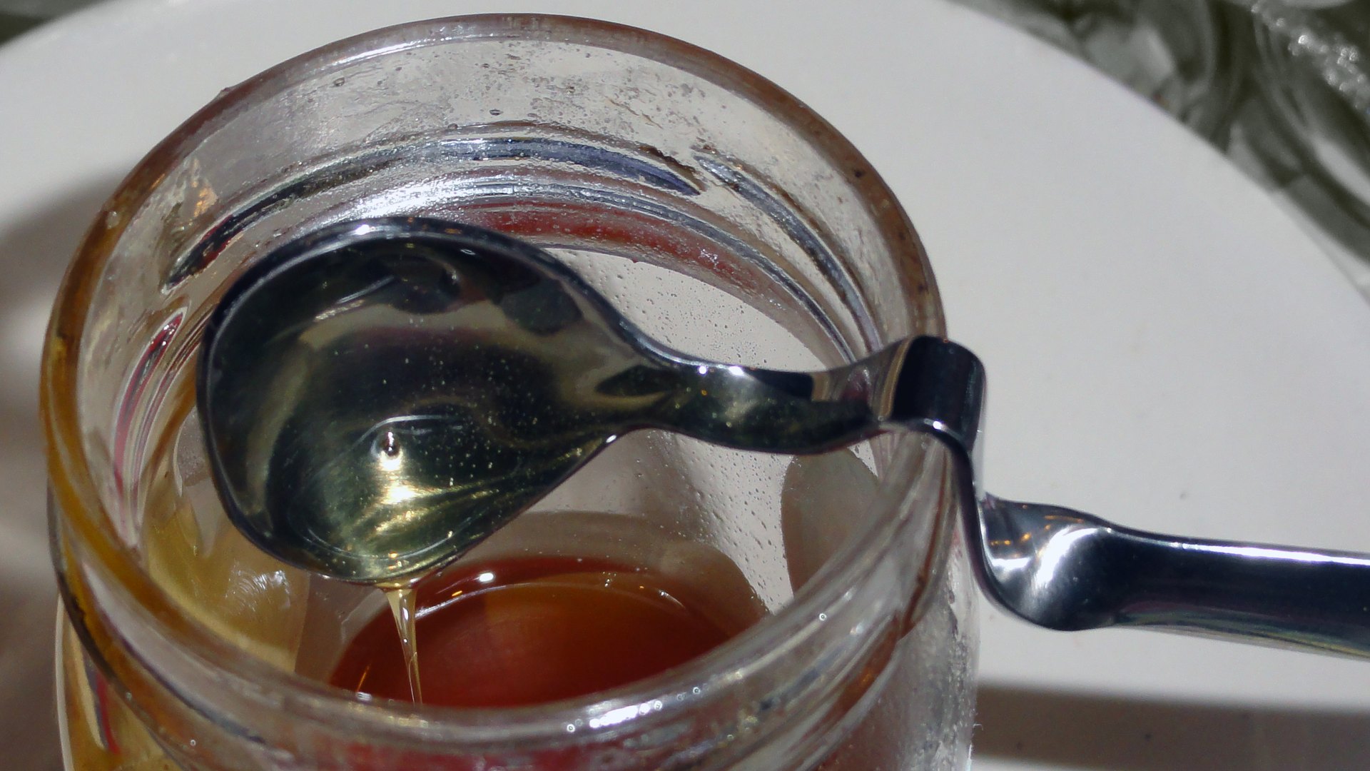 Does heat destroy Manuka honey? Tea, baking and cooking, answered